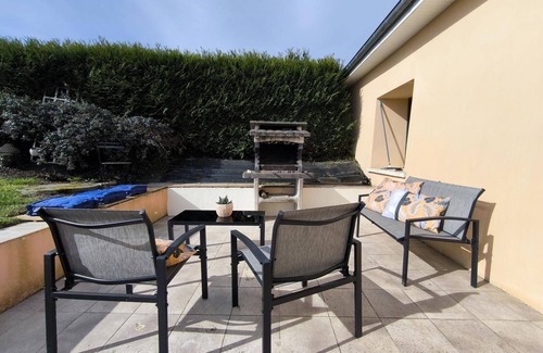 Cerences Cottage | Spacious Family Home with Modern Amenities, Enclosed Garden, WiFi, and Pet-Friendly