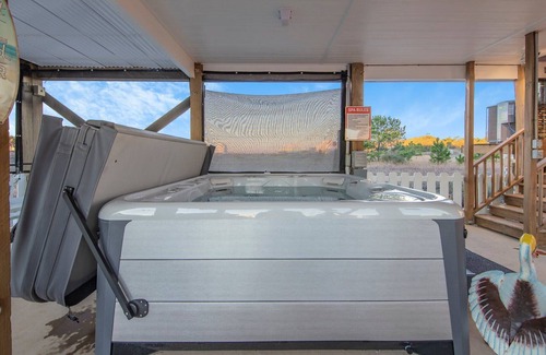 Fort Morgan House | Spacious Family House Near the Beach & hot tub