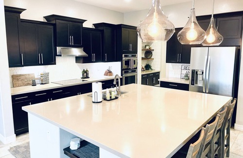 Queen Creek House | Spacious Family Oasis - 4+ bedroom -Beautifully Clean - Pool