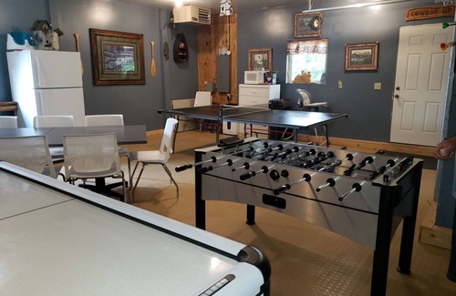 Dassel House | Spacious Family Place with Game Room, Great Fishing & Sunsets + a Nearby Winery