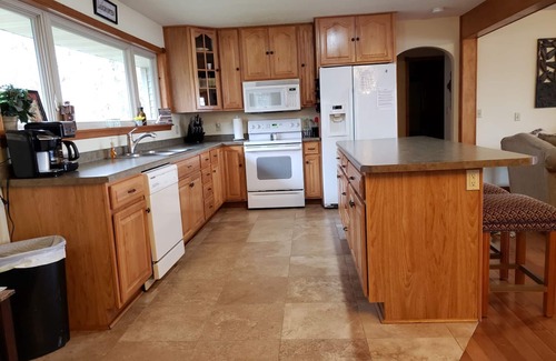 Dassel House | Spacious Family Place with Game Room, Great Fishing & Sunsets + a Nearby Winery