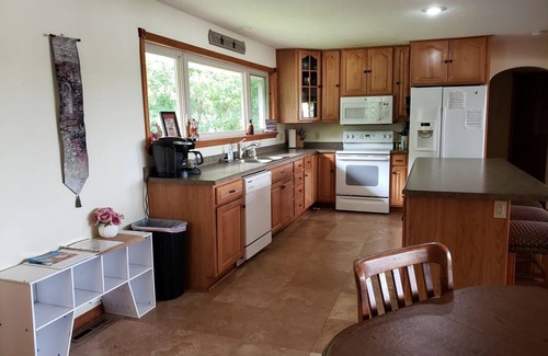 Dassel House | Spacious Family Place with Game Room, Great Fishing & Sunsets + a Nearby Winery