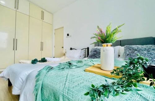The Strand Apartment | Spacious Family Suite Encorp Strand Residences