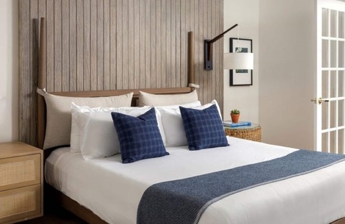 Goat Island Hotel | Spacious Family Suite | Scenic Nights at Our Waterfront Resort