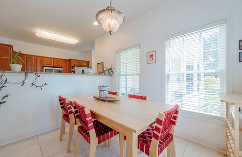 Christiansburg House | Spacious family home with 3 bedrooms, full kitchen, workspaces & spa-style bath in quiet area.