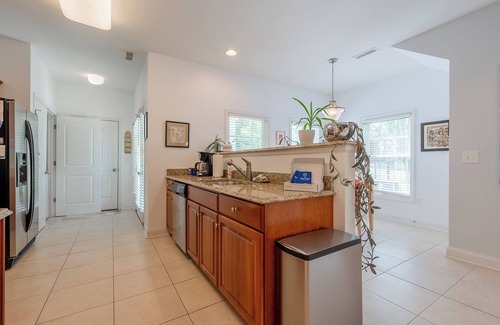Christiansburg House | Spacious family home with 3 bedrooms, full kitchen, workspaces & spa-style bath in quiet area.