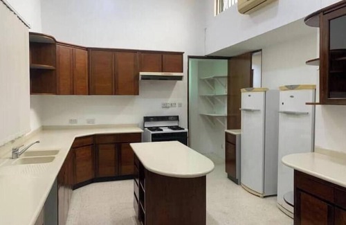 Accra House | Spacious Family Vacation Home