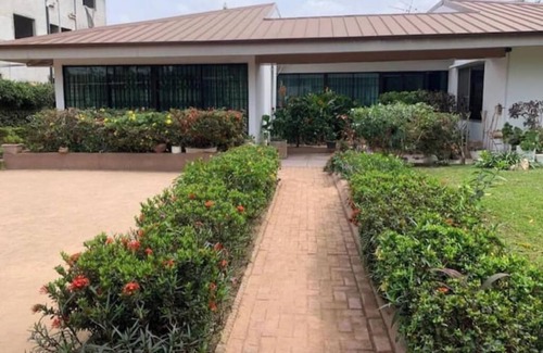 Accra House | Spacious Family Vacation Home