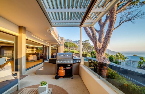 Camps Bay House | Spacious Family Villa w/Breathtaking Views (Ocean Pearl)