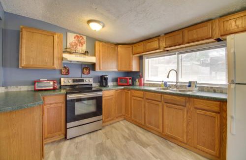 Spottswood House | Spacious Fancy Hill Home Hot Tub and Outdoor Spots!