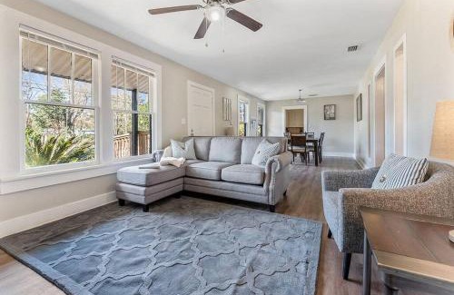 Saint Elmo House | Spacious Farmhouse Ranch Near Mobile