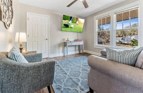 Saint Elmo House | Spacious Farmhouse Ranch Near Mobile