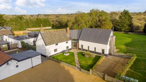 Hethel House | Spacious Farmhouse Near Thetford Forest