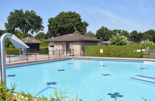 Voorthuizen Villa | Spacious Farmhouse with Barbecue near Veluwe