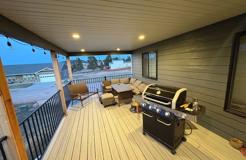 Sturgis House | Spacious five bedroom , 3 bathroom home . 1 mile from downtown Sturgis.
