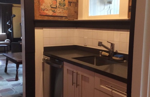 Noe Valley Apartment | Spacious Five Room Flat in Sunny Noe Valley