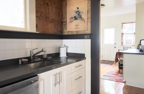 Noe Valley Apartment | Spacious Five Room Flat in Sunny Noe Valley