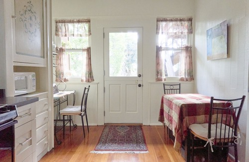 Noe Valley Apartment | Spacious Five Room Flat in Sunny Noe Valley