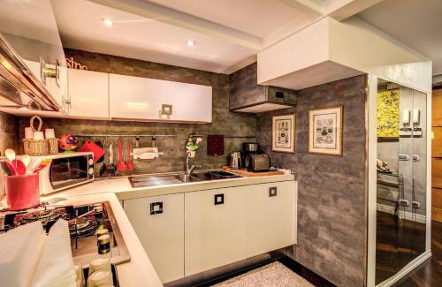 Rione VI Parione Apartment | Spacious Flat by Piazza Navona