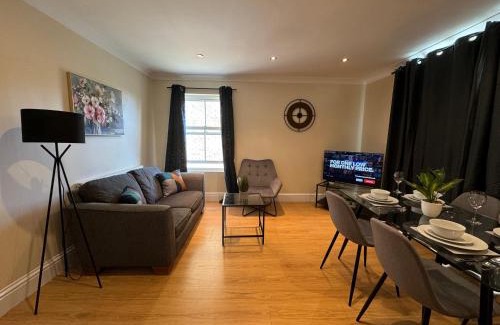 St. Leonard's Apartment | Spacious flat in Streatham