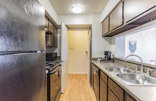 Midland Apartment | Spacious Flat in the Heart of Midland