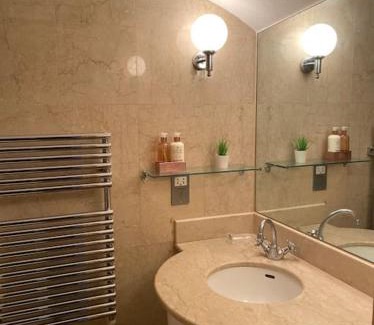 Queen's Gate Apartment | Spacious flat in the most desirable area of London