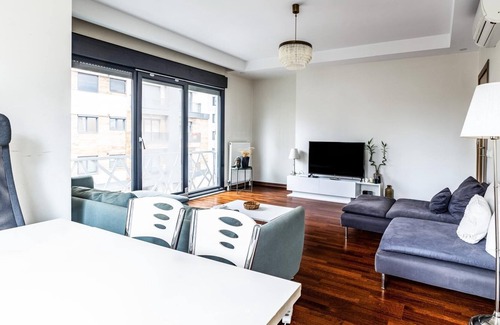 Suadiye Apartment | Spacious Flat Near Bagdat Avenue in Suadiye