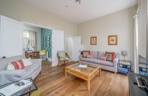Pimlico Apartment | Spacious flat near Victoria and Warwick Square