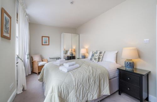 Pimlico Apartment | Spacious flat near Victoria and Warwick Square