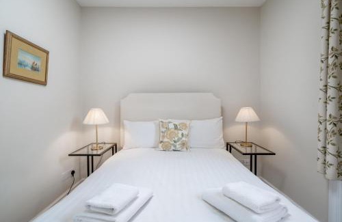 Pimlico Apartment | Spacious flat near Victoria and Warwick Square