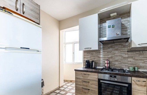 Moda Apartment | Spacious Flat w Balcony 3 min to Kadikoy Square