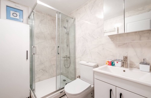 Moda Apartment | Spacious Flat w Balcony 4 min to Kadikoy Square