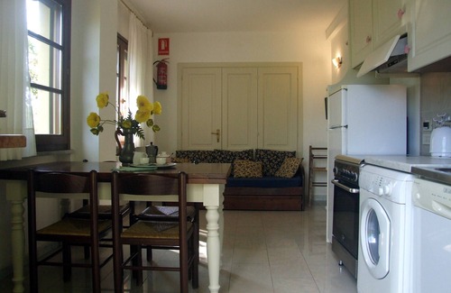 Val Canina Apartment | Spacious Flat with gazebo, barbecue, shared pool,Wi-Fi,quiet location.