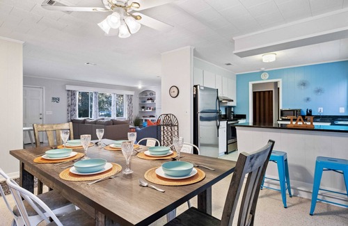 Shipyard Plantation House | Spacious Forest Beach House - walk to Beach, Coligny Plaza, Celebration Park !