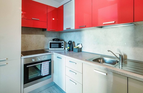 Paradiso Apartment | Spacious four-room apartment in a well-serviced area - PAZZALLO 26