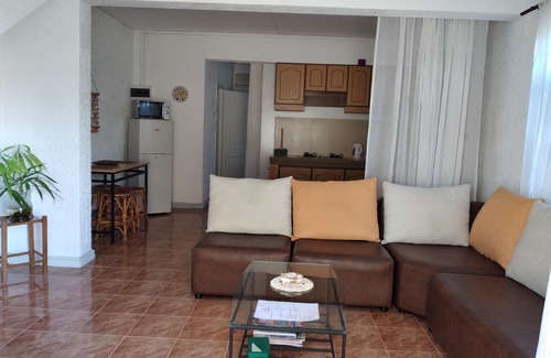 Flic-en-Flac Apartment | Spacious, friendly ground-floor apartment 300m from the beach