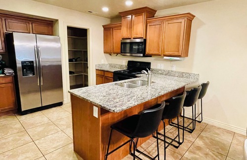 Springville House | Spacious fully loaded 4-bedroom townhome sleeps 12 freeway access next to BYU