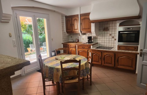 Saint-Chinian Villa | Spacious, fully renovated villa with large terraces, garden and barbecue.