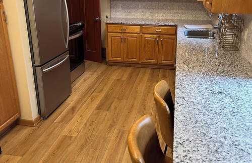 Payne - Phalen House | Spacious Fully Renovated 4-Bedroom Home With 2 Kitchens Near Lake Phalen