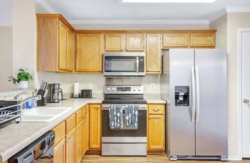 West San Antonio House | Spacious & Fun Family Getaway ~ 5mins to SeaWorld!