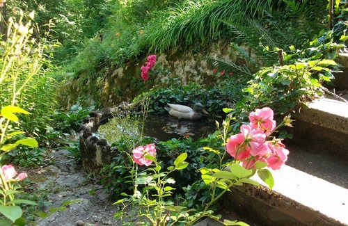Escoutoux House | Spacious gîte near THIERS, 6 bedrooms, 14 people Self-catering cottage