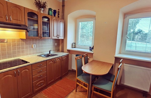 Karvina House | Spacious garden Cottage Prameny