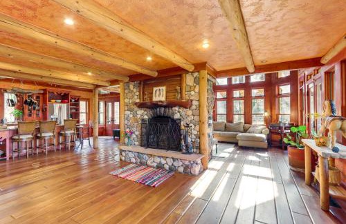 Suches House | Spacious Georgia Escape Patio with Stunning Views!