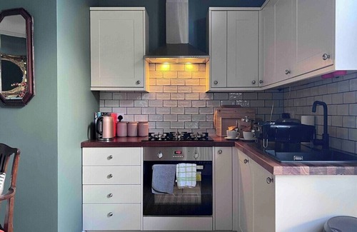 Frome Condo | Spacious Georgian Apartment - Central Frome