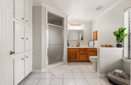 Willis Resort | Spacious Getaway 12 Acres Whole Family w/Private Pool Sleeps 20+
