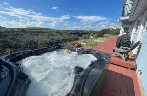 Palo Pinto County House | Spacious Getaway about 12 Acres, Views, and Hot Tub!