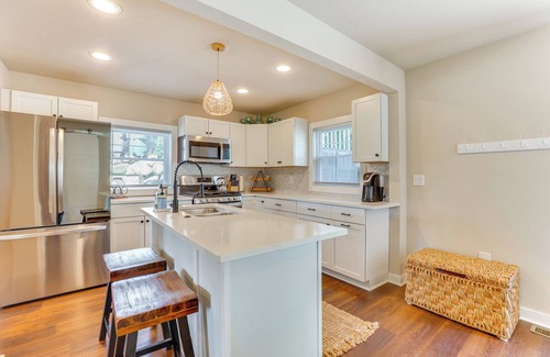 East Troy House | Spacious Getaway w/Boat Dock in East Troy!