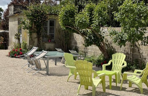 Onzain Cottage | Spacious Gîte with Large Garden, Near Loire Castles & Activities, 5 mins from Chaumont-sur-Loire