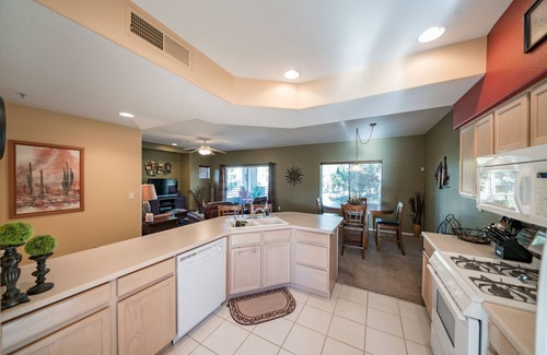 Arrowhead Ranch Condo | Spacious Glendale Condo/Great location/Pool&Spa