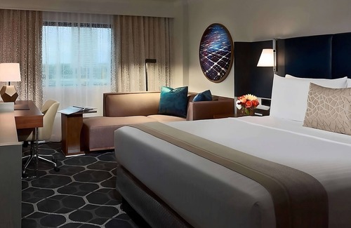 Uptown Hotel | Spacious Good-Value Accommodation! Close to Contemporary Arts Museum Houston!
